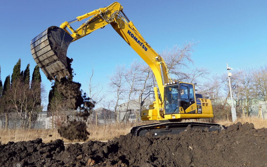 Escavadora Komatsu PC240NLC-11